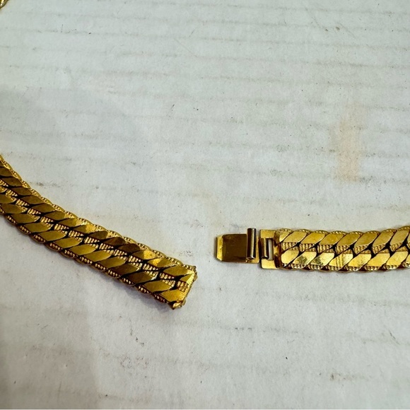 Vintage Necklace Gold Tone Herringbone Flat Chain Collar Costume Jewelry - Picture 10 of 15